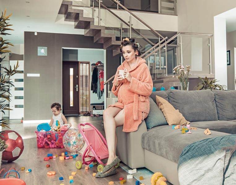 Jak szybko posprzątać pokój? Sposoby na błyskawiczny porządek